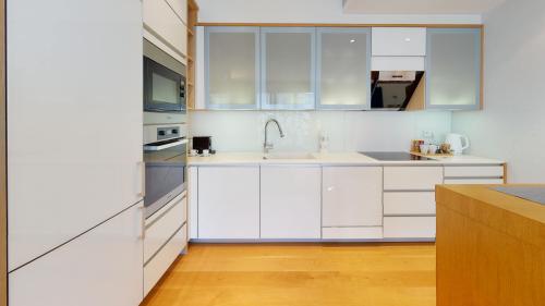 untitled-kitchen-min